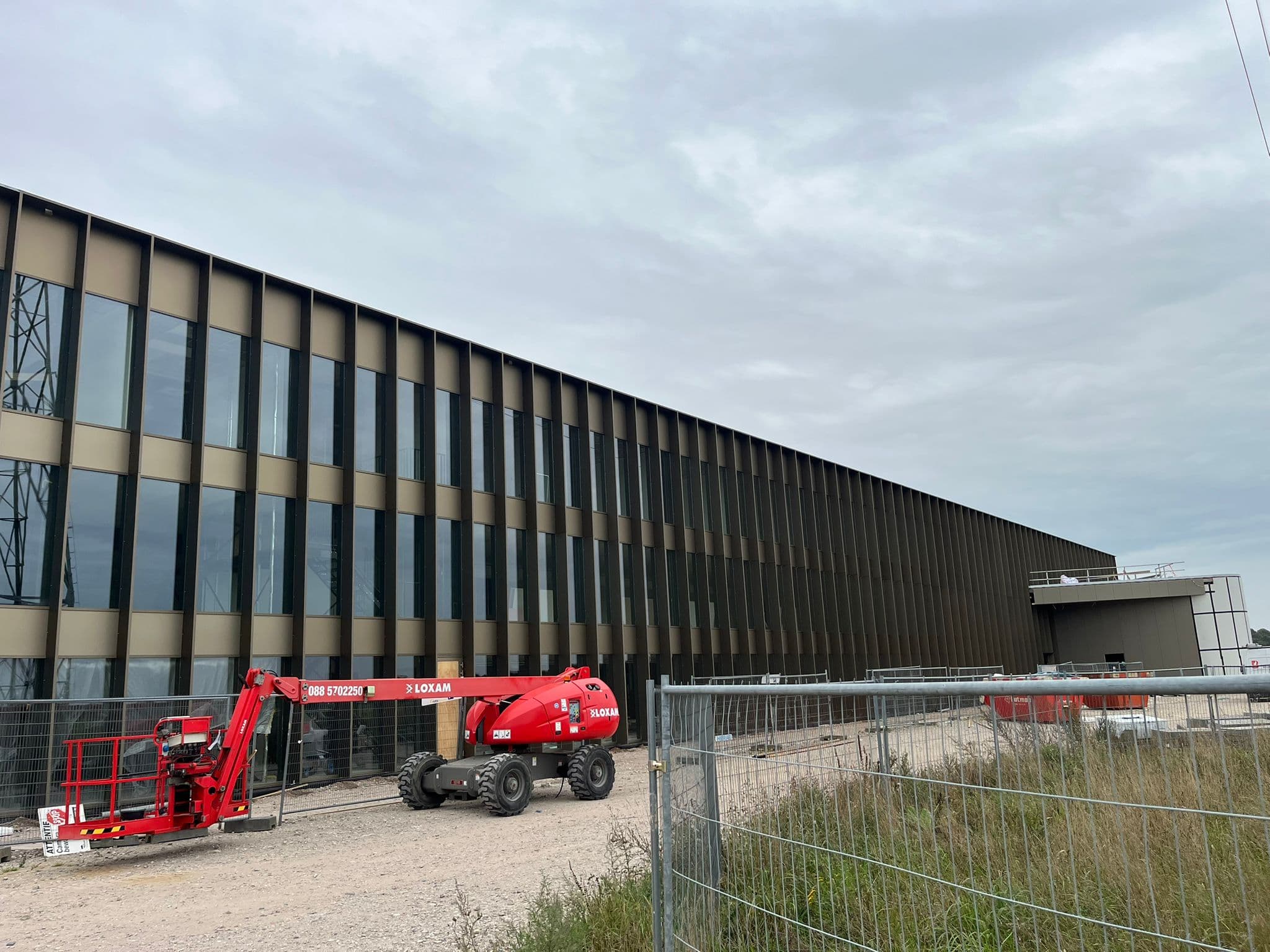 Vliesgevelmontage bedrijfspand Wehl